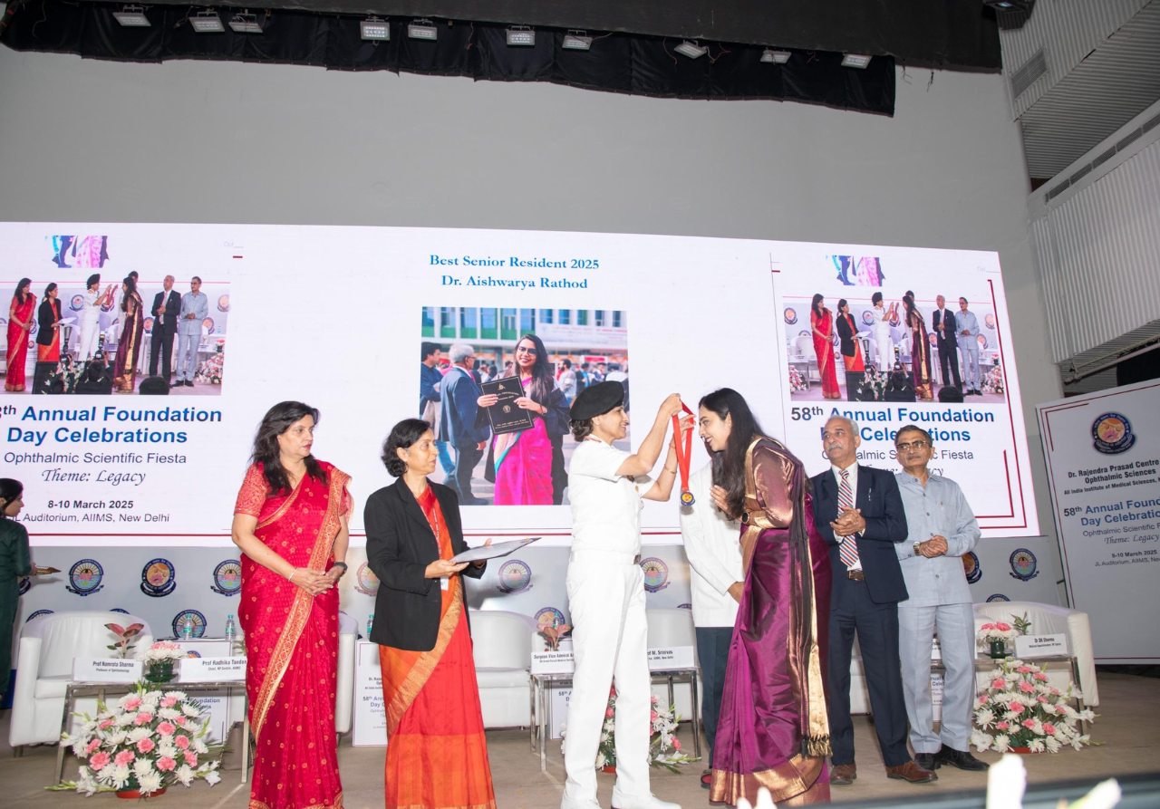 Dr. ARK receiving the Best Senior Resident award at AIIMS, New from DGAFMS Arti Sarin, along with Prof. Radhika Tandon, Prof. Namrata Sharma and Prof. Sudarshan Khokhar